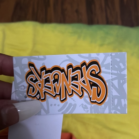 Let’s get High Top - Picture 6 of 6